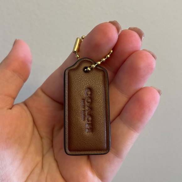 Coach hangtag - Picture 1 of 2